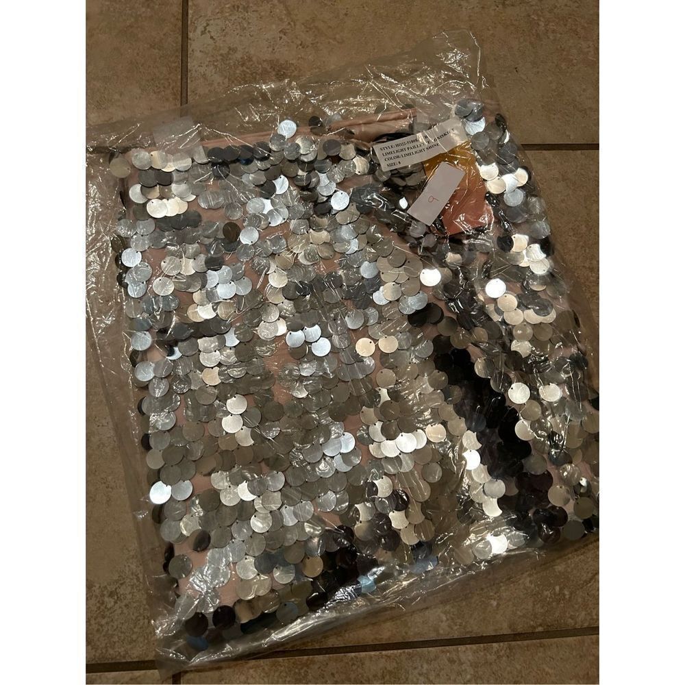 Le Superbe Womens Size 8 Mini Skirt Limelight Paillette Sequin Silver NWT